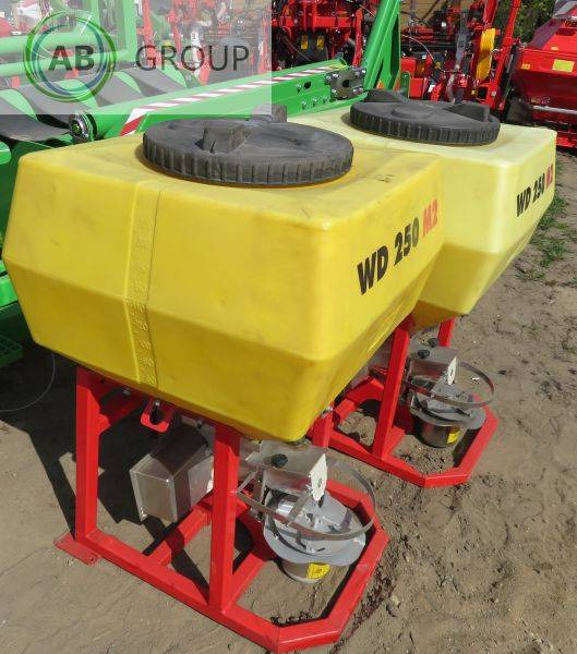 APV Salt spreader 250 l DAMAGED / ON STOCK - Sypač písku/ Soli: obrázek 1 APV Salt spreader 250 l DAMAGED / ON STOCK - Sypač písku/ Soli: obrázek 1