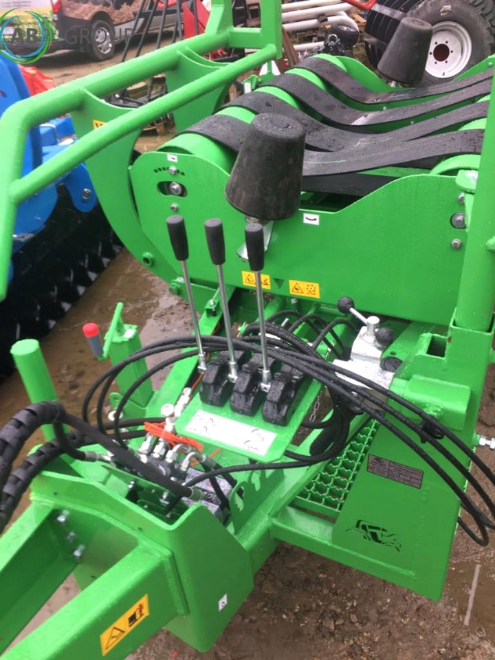 Inter-Tech self loading bale wrap GO01 - Ovíječka: obrázek 3 Inter-Tech self loading bale wrap GO01 - Ovíječka: obrázek 3