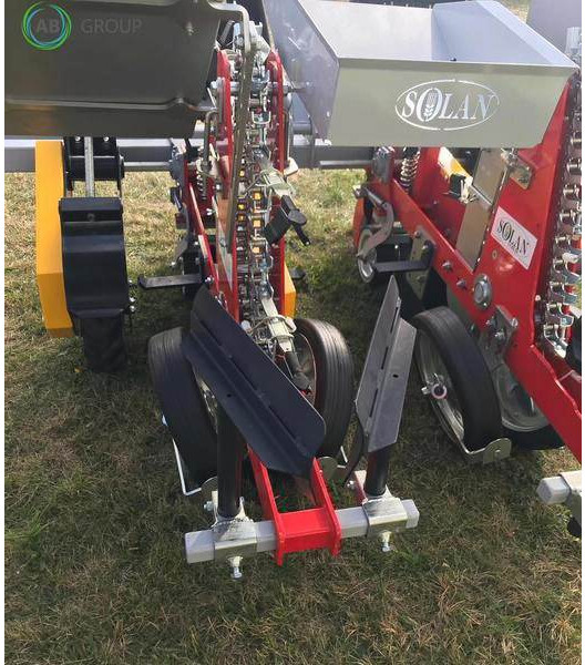 Solan Semi automatic finger planter 2 rows/Plantad - Sazeč brambor: obrázek 3 Solan Semi automatic finger planter 2 rows/Plantad - Sazeč brambor: obrázek 3