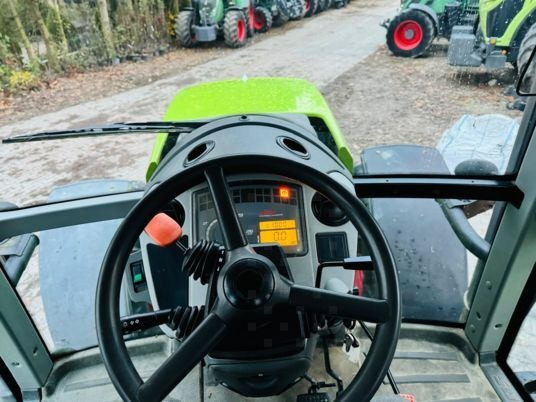 Claas AXION 810 CEBIS - Traktor: obrázek 2 Claas AXION 810 CEBIS - Traktor: obrázek 2