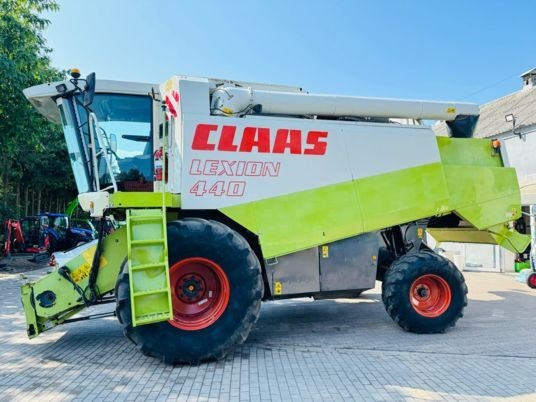 Claas LEXION 440 - Sklízecí mlátička: obrázek 1 Claas LEXION 440 - Sklízecí mlátička: obrázek 1