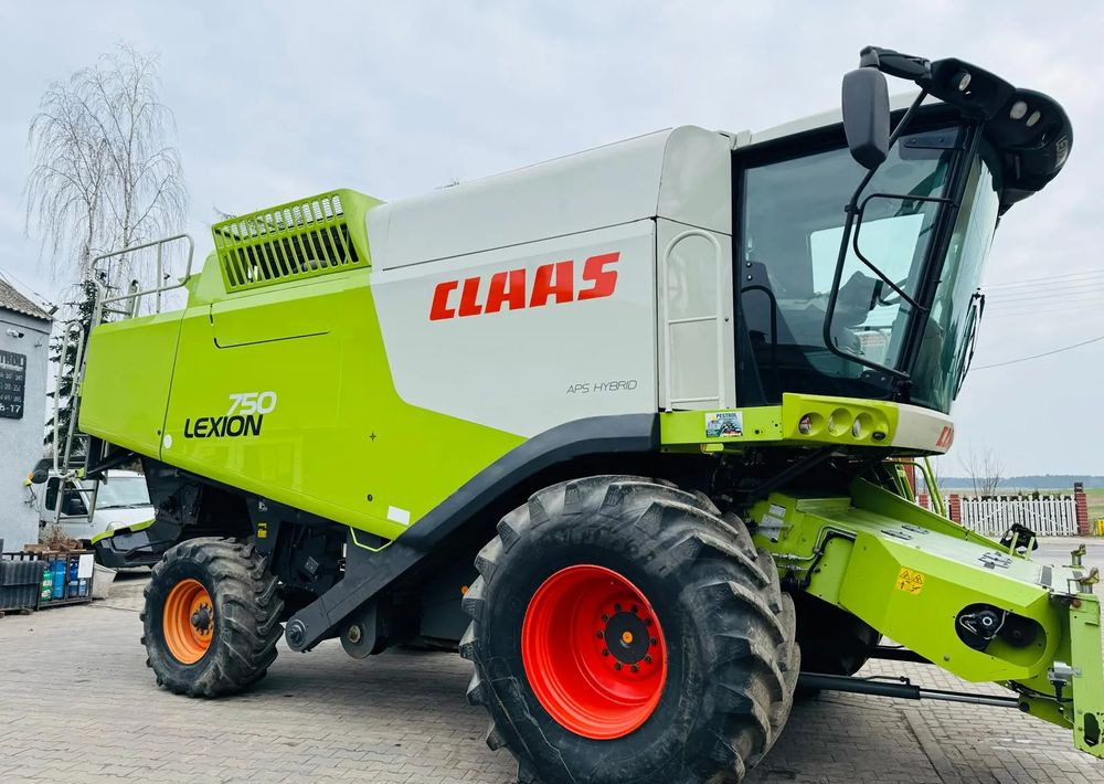 Claas LEXION 750 APS HYBRID - Sklízecí mlátička: obrázek 2 Claas LEXION 750 APS HYBRID - Sklízecí mlátička: obrázek 2