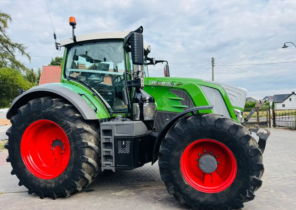 Fendt 828 Vario Profi Plus - Traktor: obrázek 2 Fendt 828 Vario Profi Plus - Traktor: obrázek 2