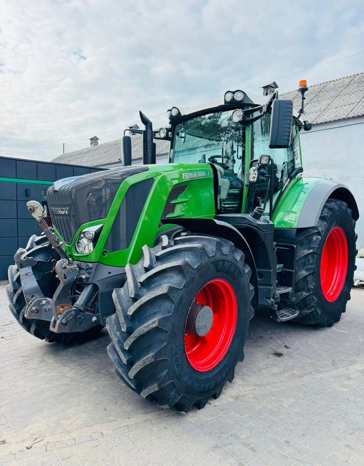 Fendt 828 Vario profi PLUS - Traktor: obrázek 2 Fendt 828 Vario profi PLUS - Traktor: obrázek 2