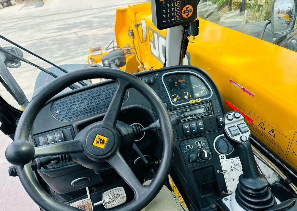 Teleskopický manipulátor JCB 550-80 Agri Plus: obrázek 16