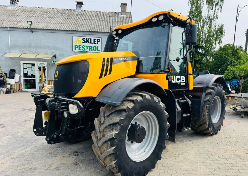 JCB FASTRAC 3230 - Traktor: obrázek 1 JCB FASTRAC 3230 - Traktor: obrázek 1