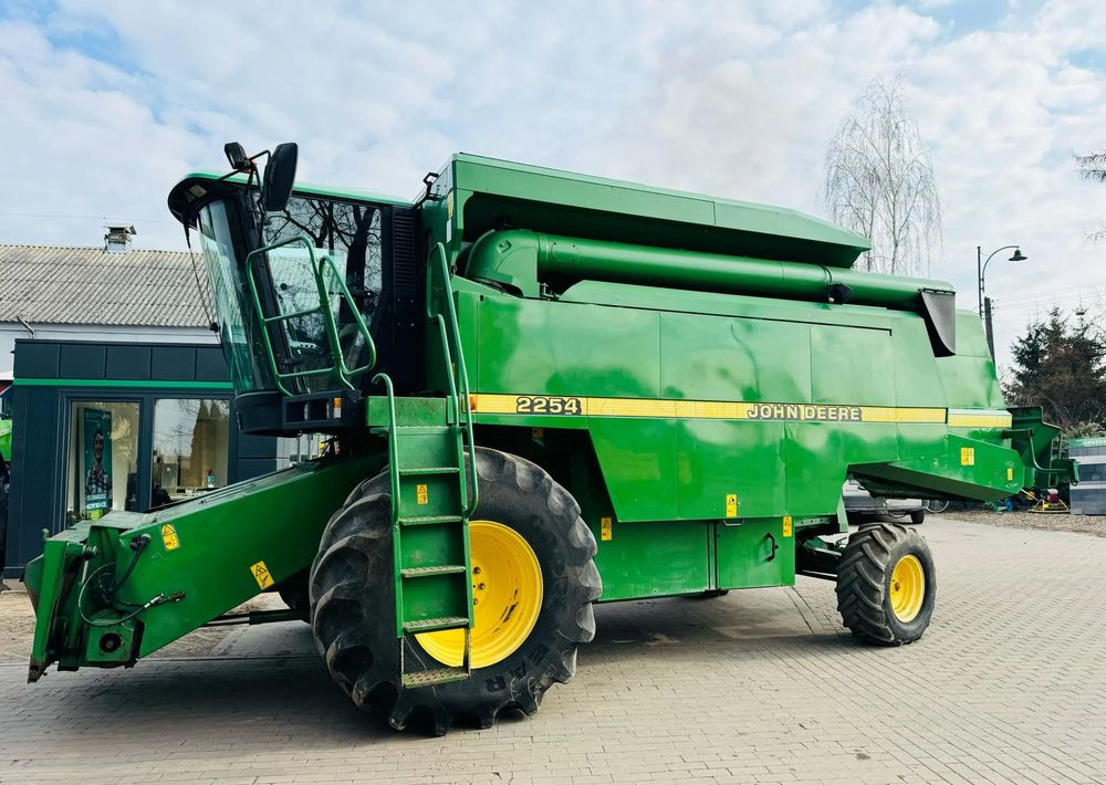 Sklízecí mlátička John Deere 2254: obrázek 1
