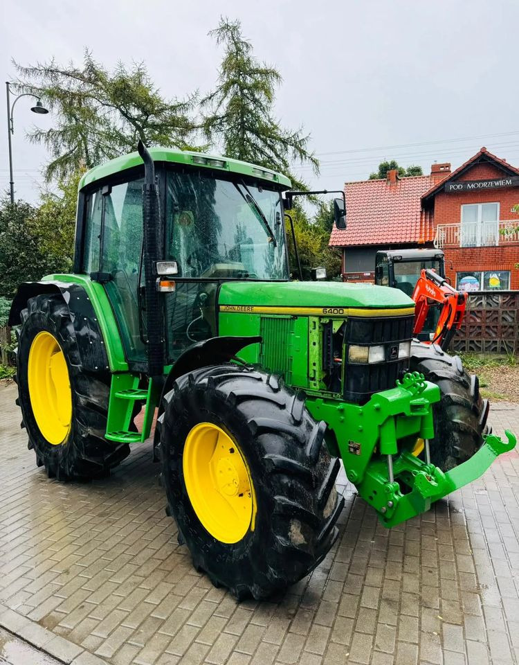 John Deere 6400 - Traktor: obrázek 1 John Deere 6400 - Traktor: obrázek 1