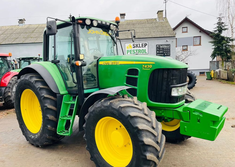 John Deere 7430 - Traktor: obrázek 2 John Deere 7430 - Traktor: obrázek 2