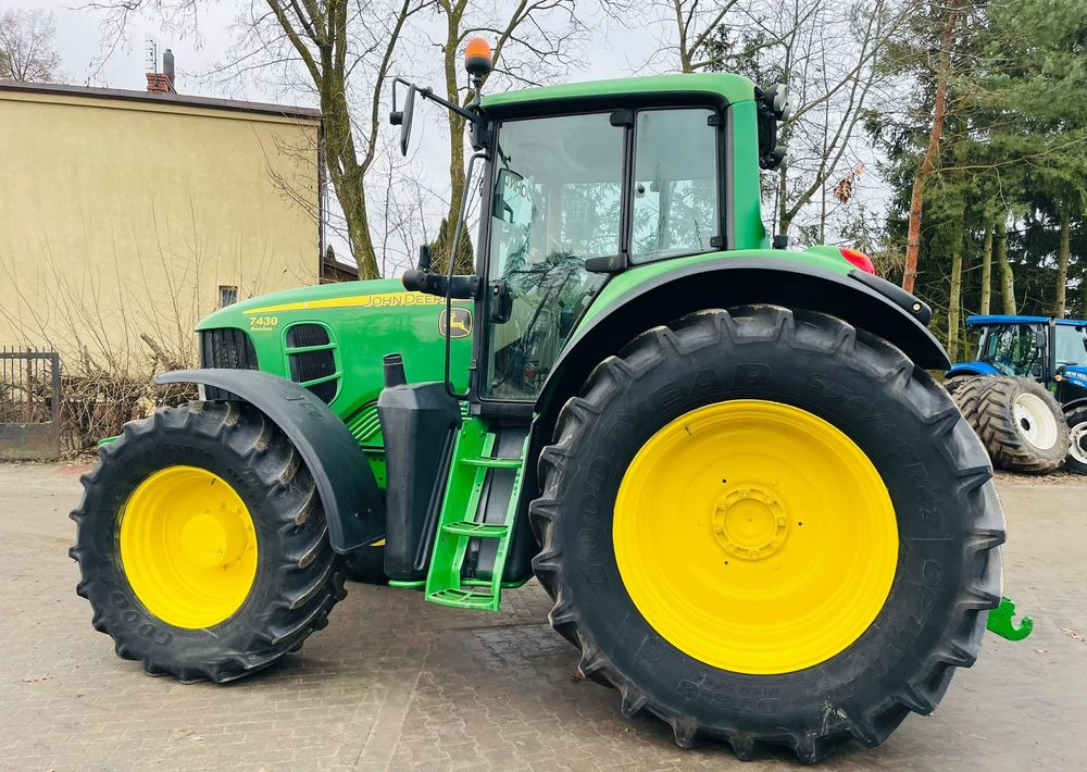 John Deere 7430 - Traktor: obrázek 4 John Deere 7430 - Traktor: obrázek 4