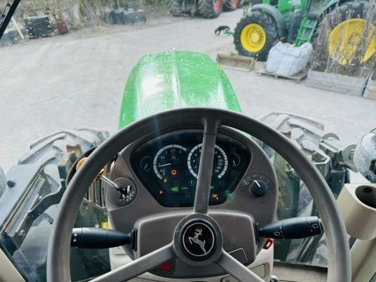 John Deere 7530 PREMIUM - Traktor: obrázek 5 John Deere 7530 PREMIUM - Traktor: obrázek 5
