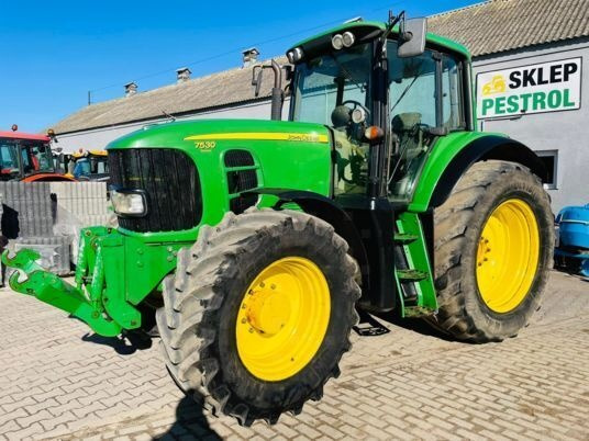 John Deere 7530 - Traktor: obrázek 1 John Deere 7530 - Traktor: obrázek 1