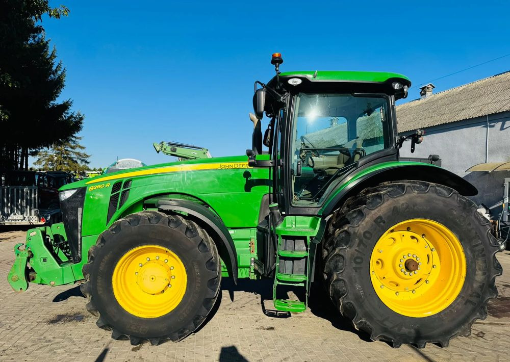 John Deere 8260R - Traktor: obrázek 5 John Deere 8260R - Traktor: obrázek 5