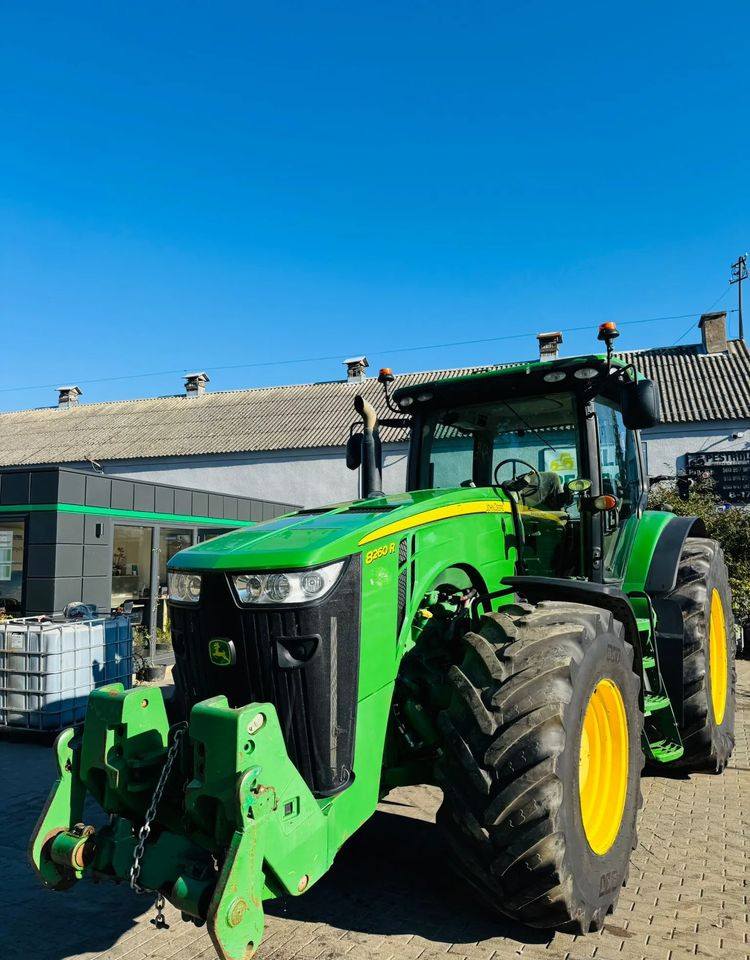 John Deere 8260R - Traktor: obrázek 4 John Deere 8260R - Traktor: obrázek 4