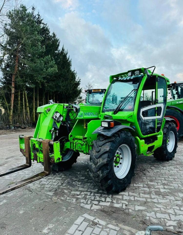 Merlo TF 42.7 CS - Teleskopický manipulátor: obrázek 1 Merlo TF 42.7 CS - Teleskopický manipulátor: obrázek 1