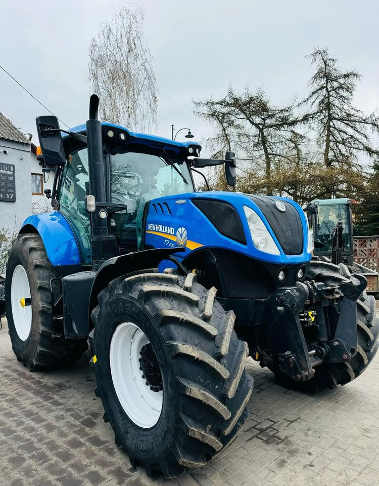 New Holland T7.230 AUTOCOMMAND - Traktor: obrázek 2 New Holland T7.230 AUTOCOMMAND - Traktor: obrázek 2