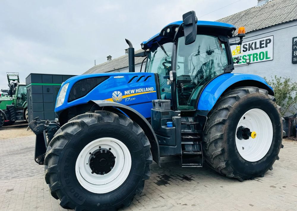 New Holland T7.230 AUTOCOMMAND - Traktor: obrázek 4 New Holland T7.230 AUTOCOMMAND - Traktor: obrázek 4
