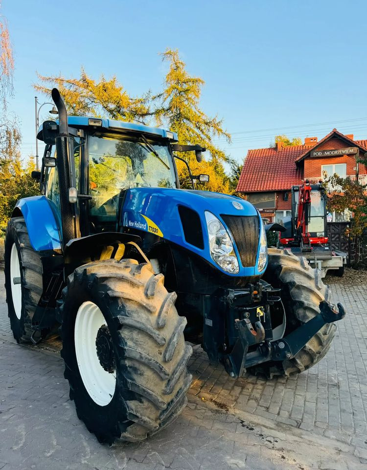 New Holland T7030 - Traktor: obrázek 3 New Holland T7030 - Traktor: obrázek 3
