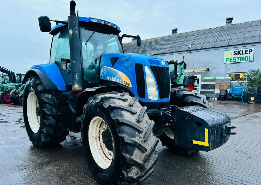 New Holland T8020 - Traktor: obrázek 1 New Holland T8020 - Traktor: obrázek 1