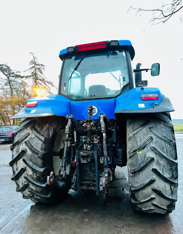 New Holland T8020 - Traktor: obrázek 5 New Holland T8020 - Traktor: obrázek 5