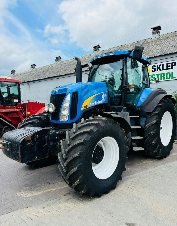 New Holland T8020 - Traktor: obrázek 1 New Holland T8020 - Traktor: obrázek 1