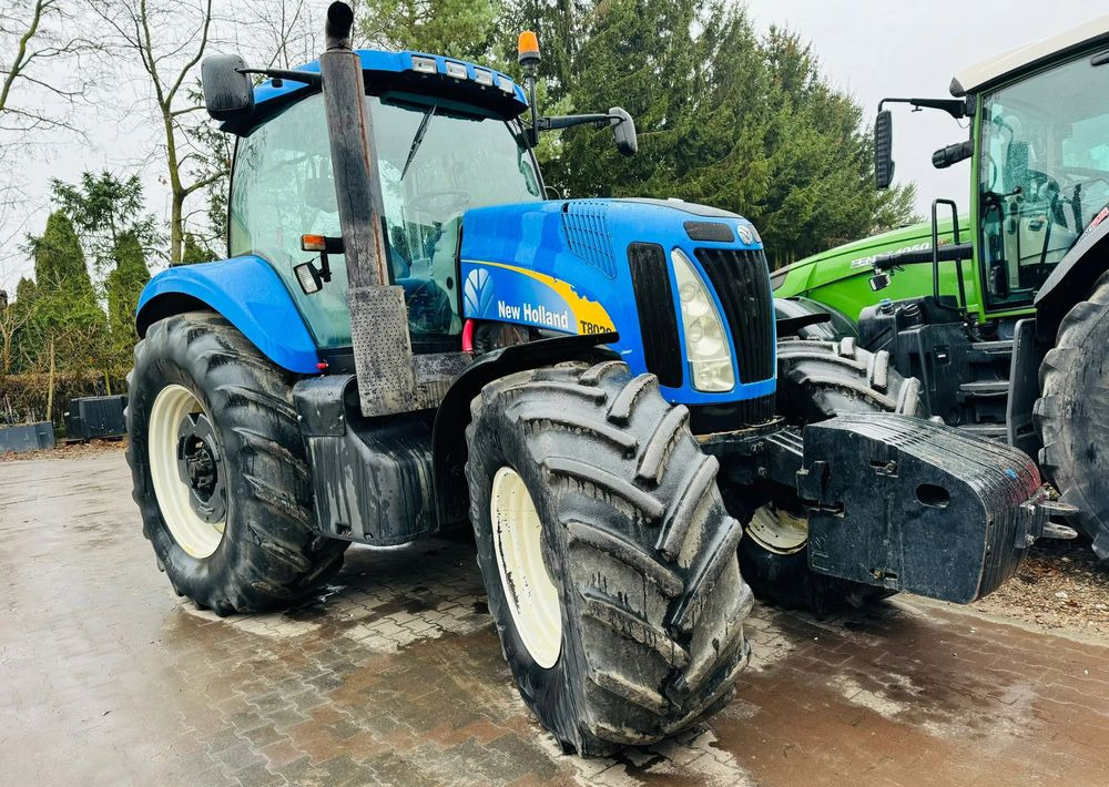 New Holland T8020 - Traktor: obrázek 3 New Holland T8020 - Traktor: obrázek 3