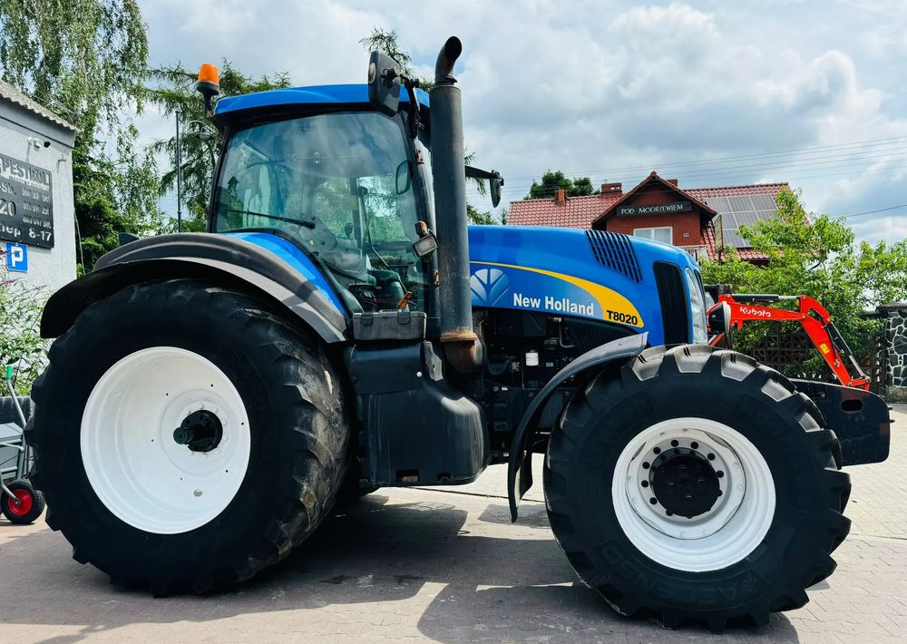 New Holland T8020 - Traktor: obrázek 2 New Holland T8020 - Traktor: obrázek 2