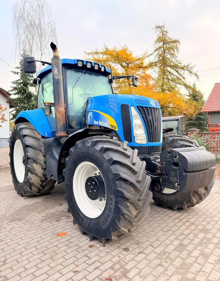 New Holland T8030 - Traktor: obrázek 2 New Holland T8030 - Traktor: obrázek 2