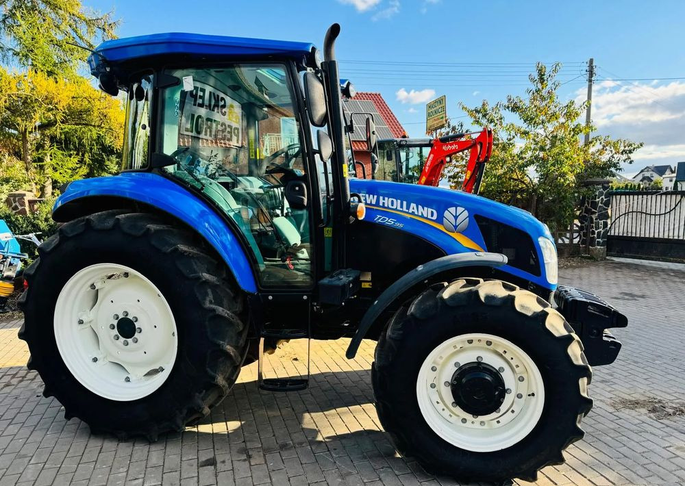 Traktor New Holland TD5.95: obrázek 6