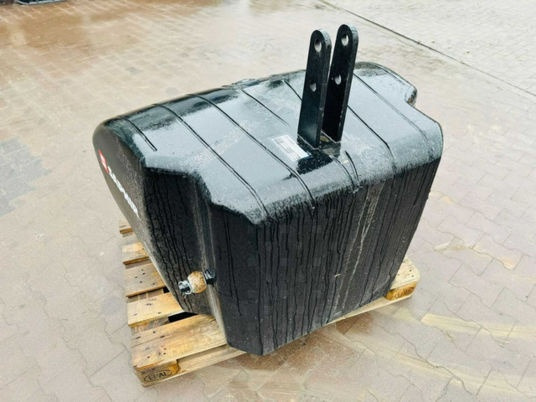 Saphir BALAST do ciągnika SAPHIR 1500 kg, 2022 rok produkcji - Protizávaží pro Traktor: obrázek 5 Saphir BALAST do ciągnika SAPHIR 1500 kg, 2022 rok produkcji - Protizávaží pro Traktor: obrázek 5