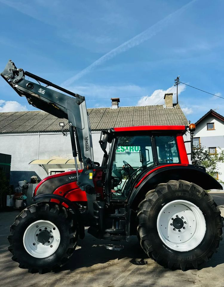 Valtra N101 - Traktor: obrázek 3 Valtra N101 - Traktor: obrázek 3