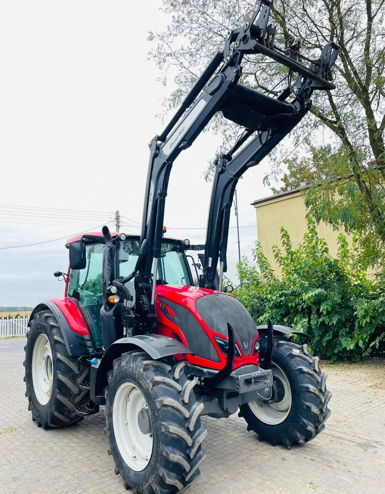Valtra N104 - Traktor: obrázek 3 Valtra N104 - Traktor: obrázek 3