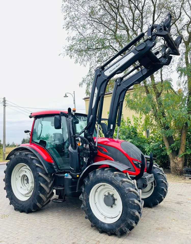 Valtra N104 - Traktor: obrázek 2 Valtra N104 - Traktor: obrázek 2