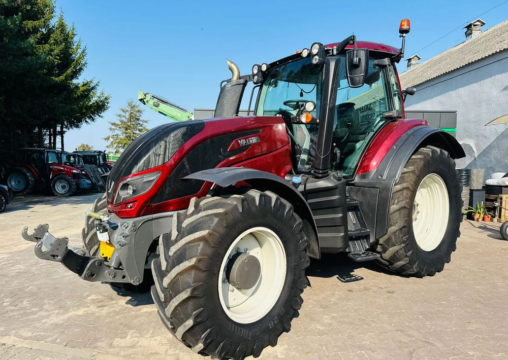Valtra S233 - Traktor: obrázek 1 Valtra S233 - Traktor: obrázek 1