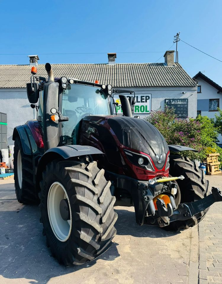 Valtra S233 - Traktor: obrázek 4 Valtra S233 - Traktor: obrázek 4