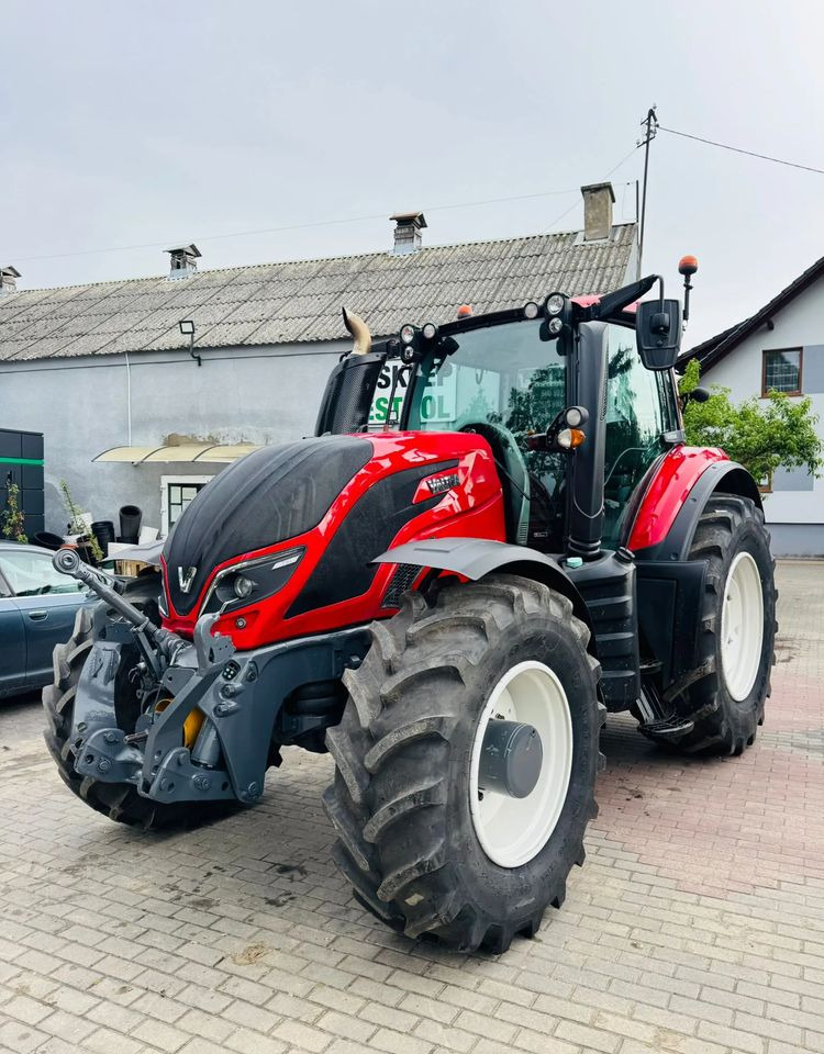 Valtra T154 - Traktor: obrázek 1 Valtra T154 - Traktor: obrázek 1