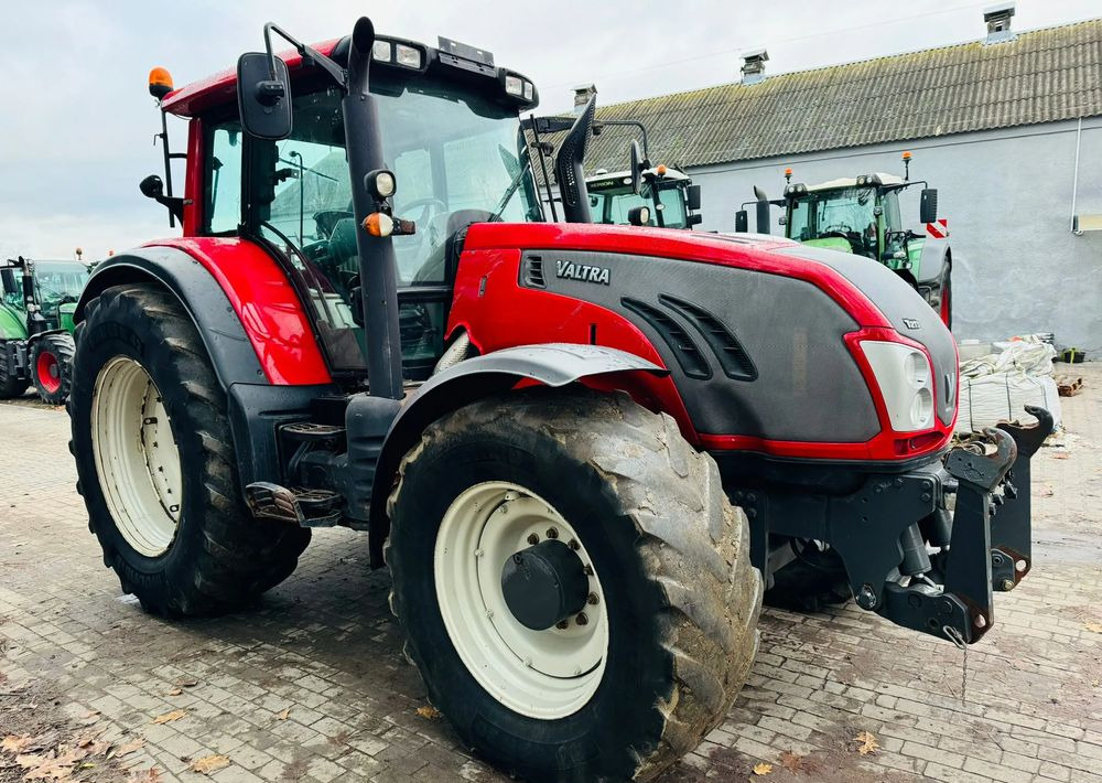 Valtra T213 - Traktor: obrázek 1 Valtra T213 - Traktor: obrázek 1