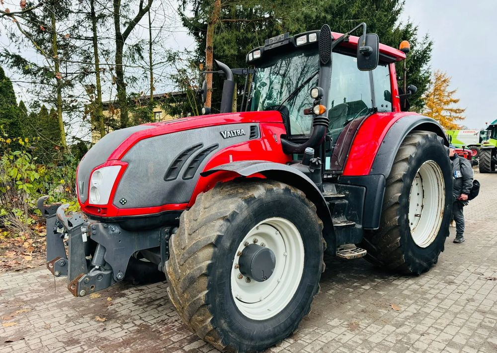 Valtra T213 - Traktor: obrázek 3 Valtra T213 - Traktor: obrázek 3