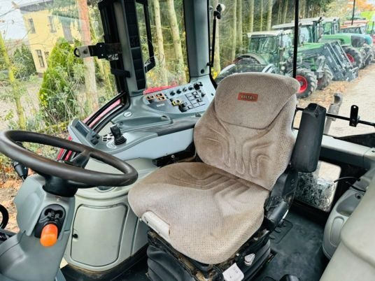 Valtra T213 - Traktor: obrázek 4 Valtra T213 - Traktor: obrázek 4