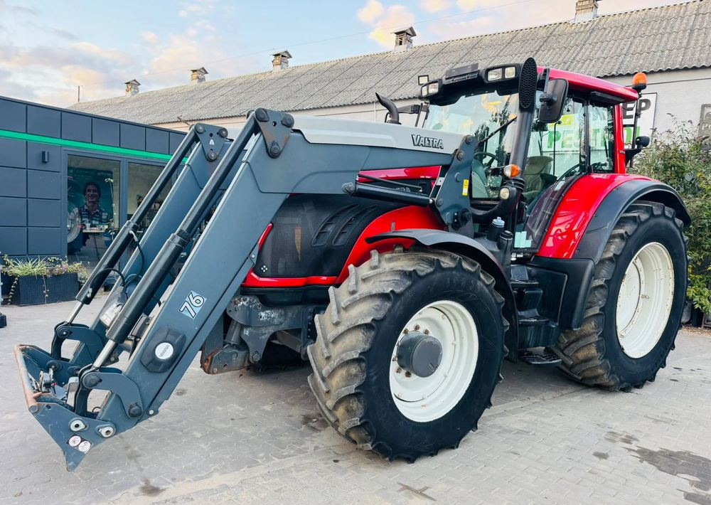 Valtra T213 Versu - Traktor: obrázek 4 Valtra T213 Versu - Traktor: obrázek 4