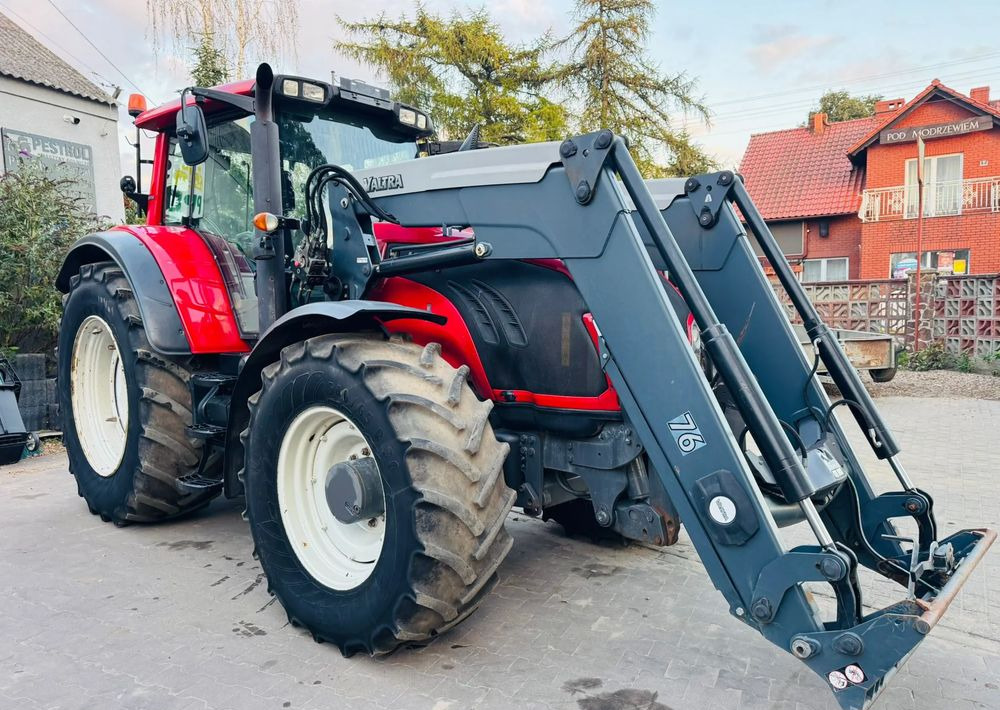 Valtra T213 Versu - Traktor: obrázek 5 Valtra T213 Versu - Traktor: obrázek 5