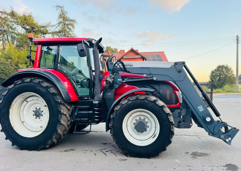 Valtra T213 Versu - Traktor: obrázek 2 Valtra T213 Versu - Traktor: obrázek 2