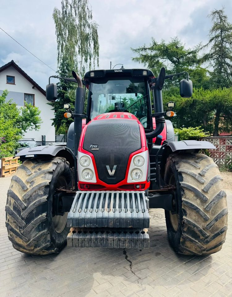 Valtra T213 Versu Unlimited - Traktor: obrázek 5 Valtra T213 Versu Unlimited - Traktor: obrázek 5