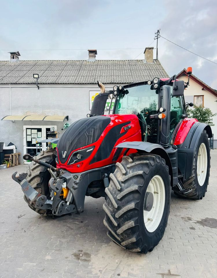 Valtra T214 ACTIVE - Traktor: obrázek 1 Valtra T214 ACTIVE - Traktor: obrázek 1