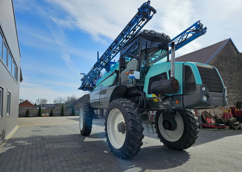 Berthoud Raptor 4200 D.P. TRONIC - Postřikovač: obrázek 2 Berthoud Raptor 4200 D.P. TRONIC - Postřikovač: obrázek 2