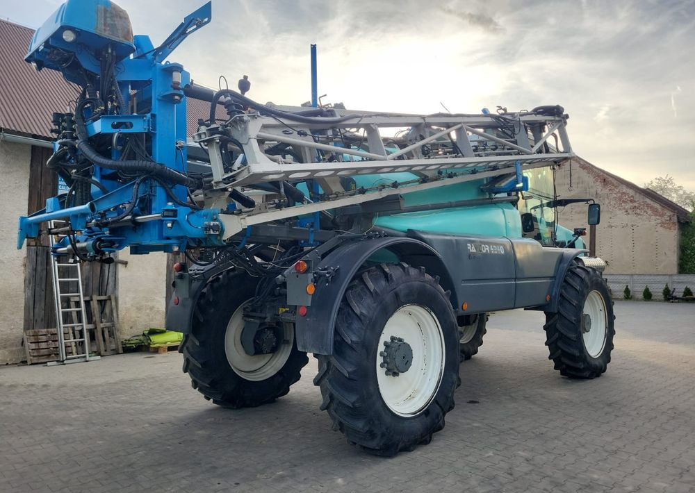 Berthoud Raptor 4240 - Postřikovač: obrázek 4 Berthoud Raptor 4240 - Postřikovač: obrázek 4