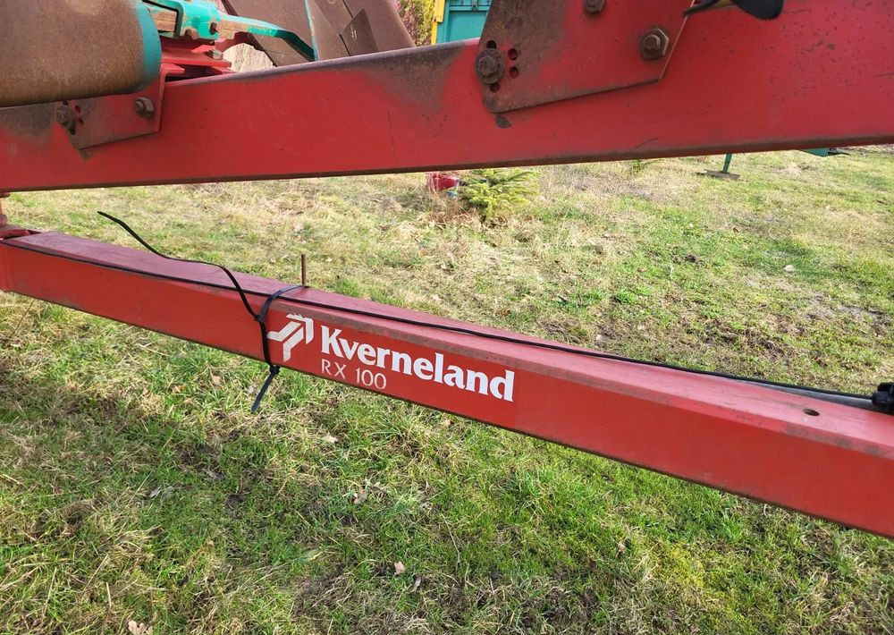 Kverneland RX 100 7 skib +przedpłużki - Pluh: obrázek 2 Kverneland RX 100 7 skib +przedpłużki - Pluh: obrázek 2
