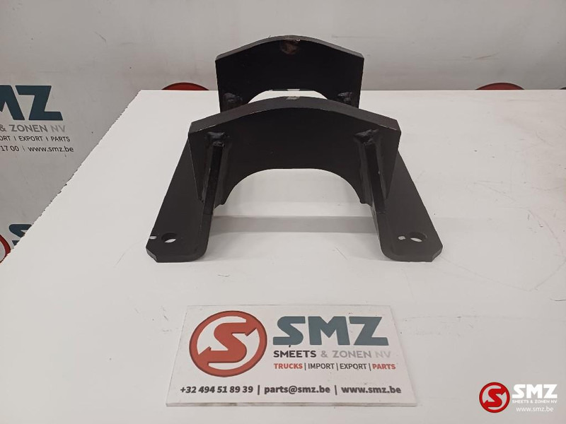 Caterpillar Track guide guard Caterpillar - Rám/ Šasi pro Manipulační technika: obrázek 3 Caterpillar Track guide guard Caterpillar - Rám/ Šasi pro Manipulační technika: obrázek 3