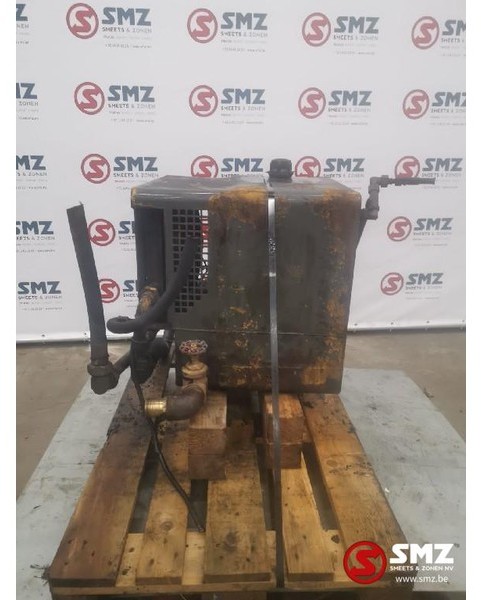 Diversen Occ Hydraulische tank met ventilator - Hydraulická nádrž pro Nákladní auto: obrázek 4 Diversen Occ Hydraulische tank met ventilator - Hydraulická nádrž pro Nákladní auto: obrázek 4