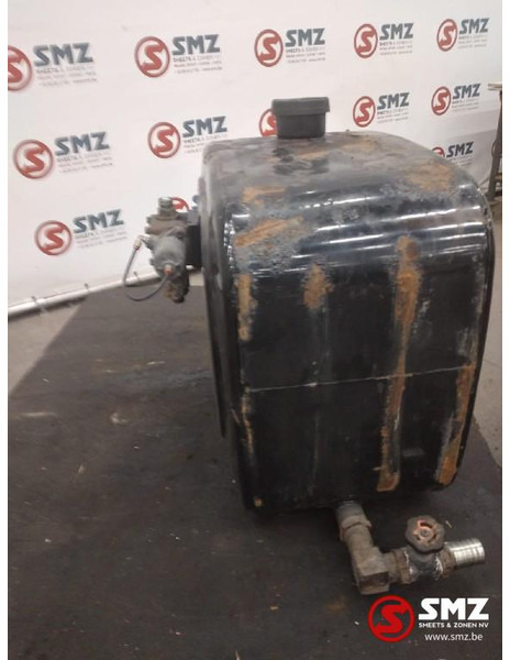 Diversen Occ hydraulische tank 150L 67cmx37cmx63cm - Hydraulická nádrž pro Nákladní auto: obrázek 3 Diversen Occ hydraulische tank 150L 67cmx37cmx63cm - Hydraulická nádrž pro Nákladní auto: obrázek 3